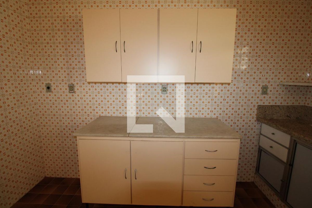 Casa à Venda - Taquaral, 3 Quartos,  190 m2 em , Campinas - sp | SoloBR