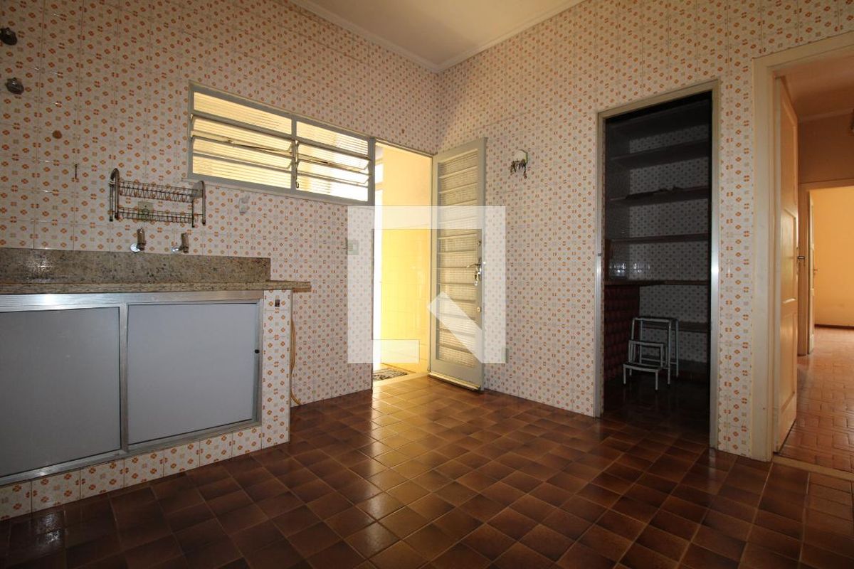 Casa à Venda - Taquaral, 3 Quartos,  190 m2 em , Campinas - sp | SoloBR
