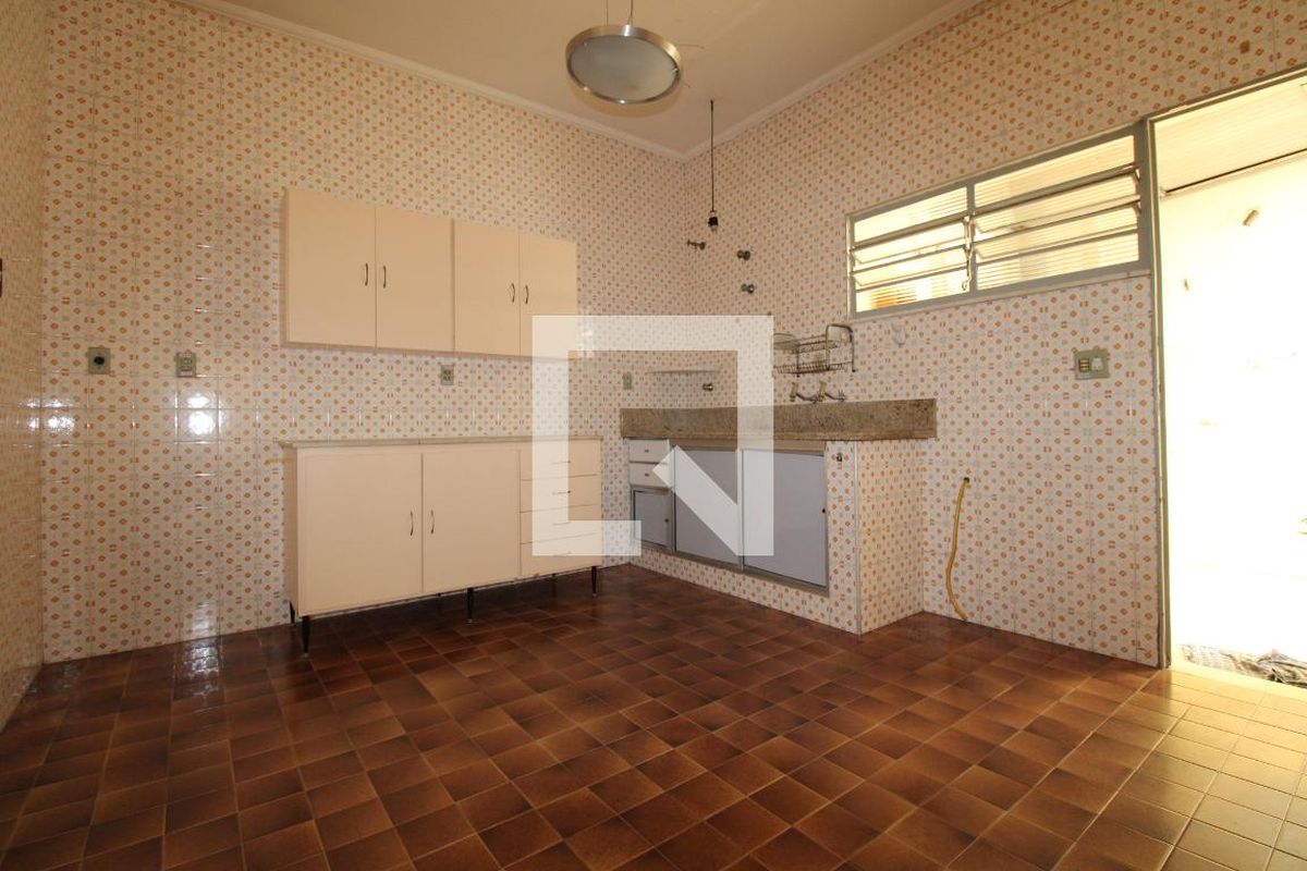 Casa à Venda - Taquaral, 3 Quartos,  190 m2 em , Campinas - sp | SoloBR