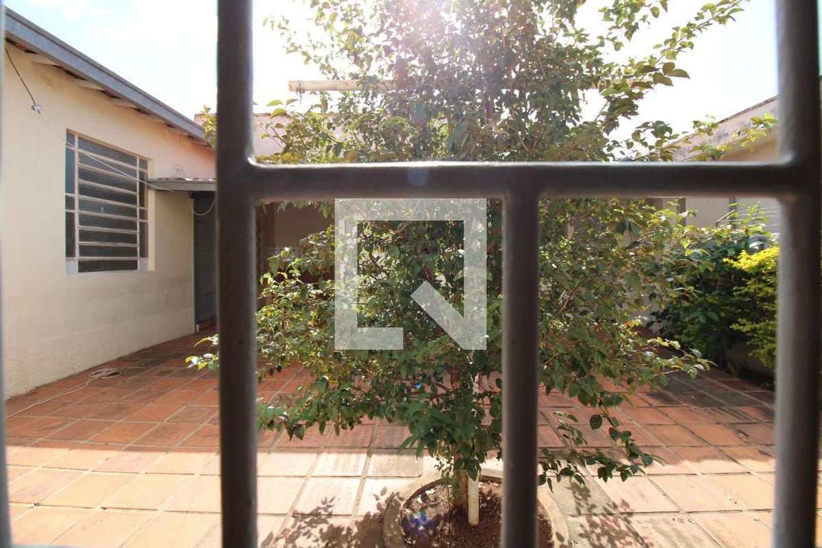 Casa à Venda - Taquaral, 3 Quartos,  190 m2 em , Campinas - sp | SoloBR