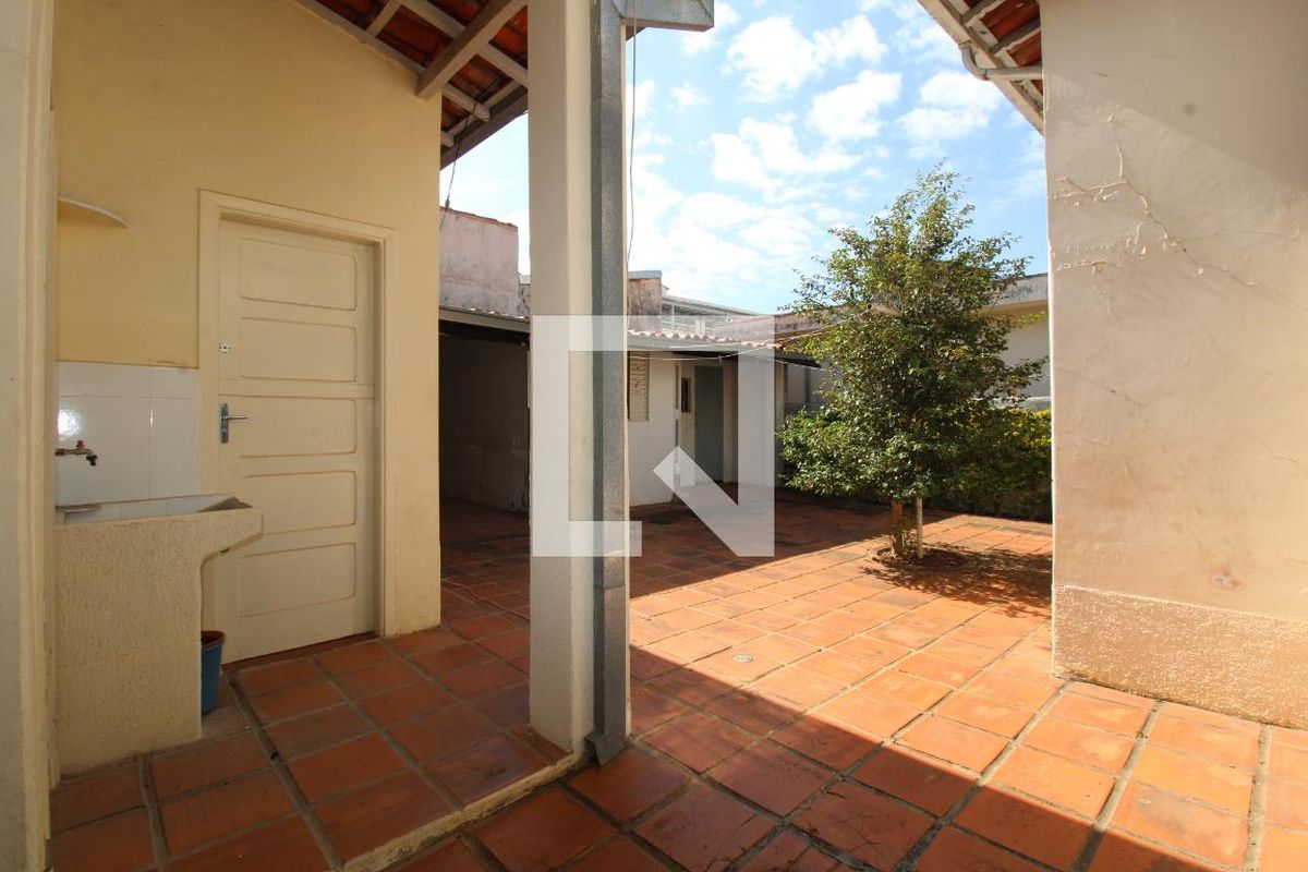 Casa à Venda - Taquaral, 3 Quartos,  190 m2 em , Campinas - sp | SoloBR