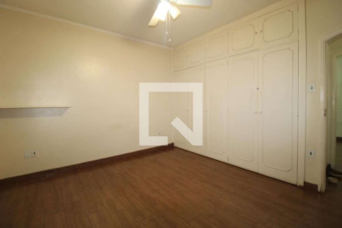 Casa à Venda - Guanabara, 4 Quartos,  300 m2 em , Campinas - sp | SoloBR