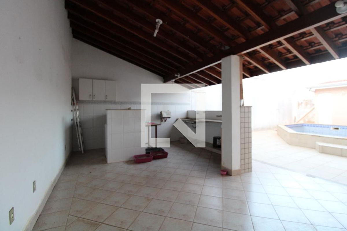 Casa à Venda - Guanabara, 4 Quartos,  300 m2 em , Campinas - sp | SoloBR