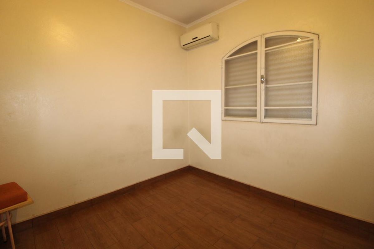 Casa à Venda - Guanabara, 4 Quartos,  300 m2 em , Campinas - sp | SoloBR