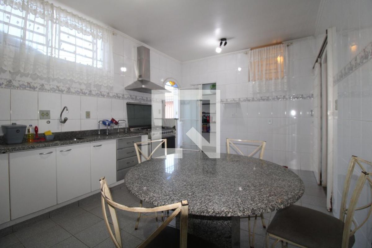 Casa à Venda - Guanabara, 4 Quartos,  300 m2 em , Campinas - sp | SoloBR