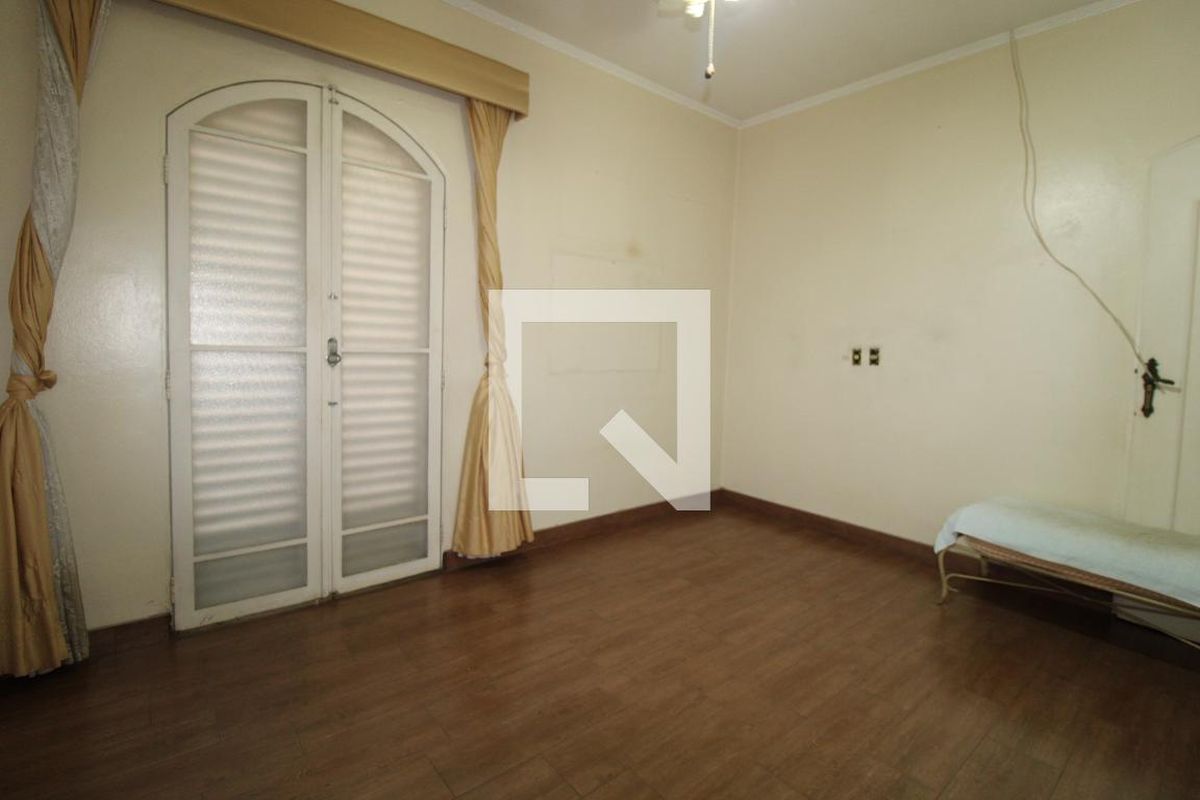 Casa à Venda - Guanabara, 4 Quartos,  300 m2 em , Campinas - sp | SoloBR
