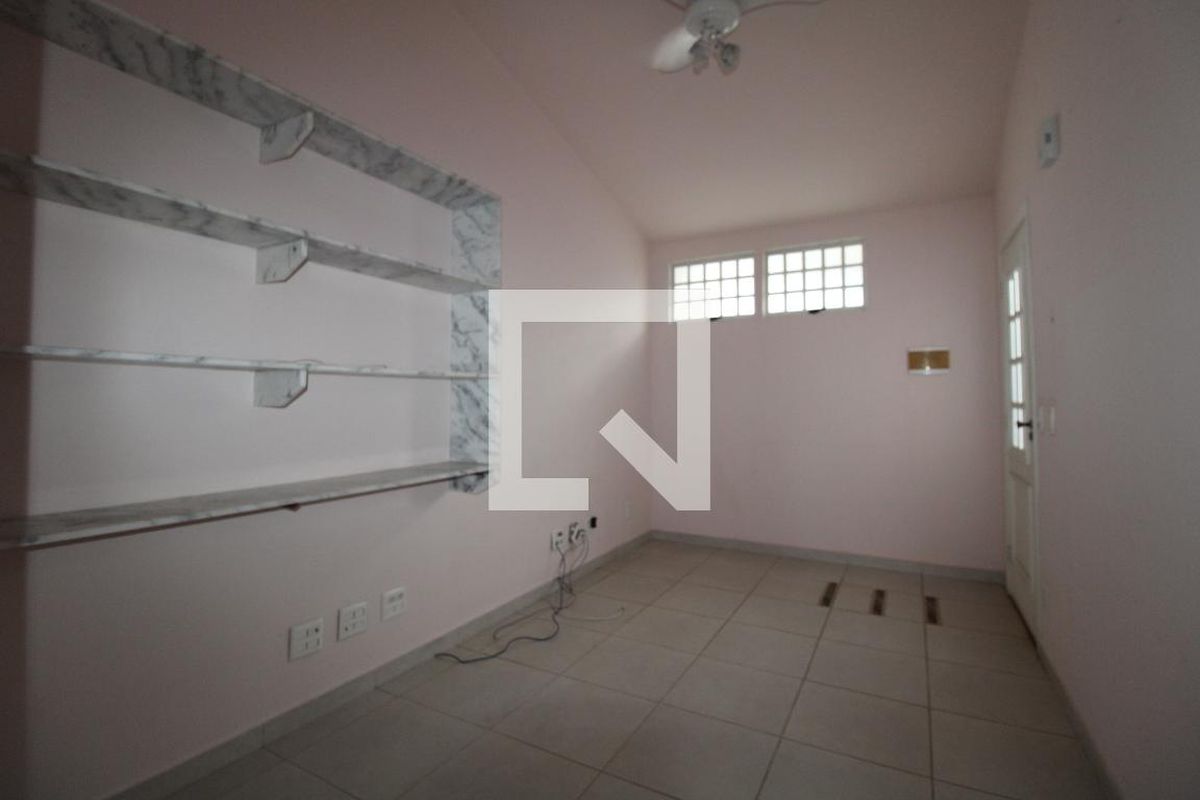 Casa à Venda - Guanabara, 4 Quartos,  300 m2 em , Campinas - sp | SoloBR