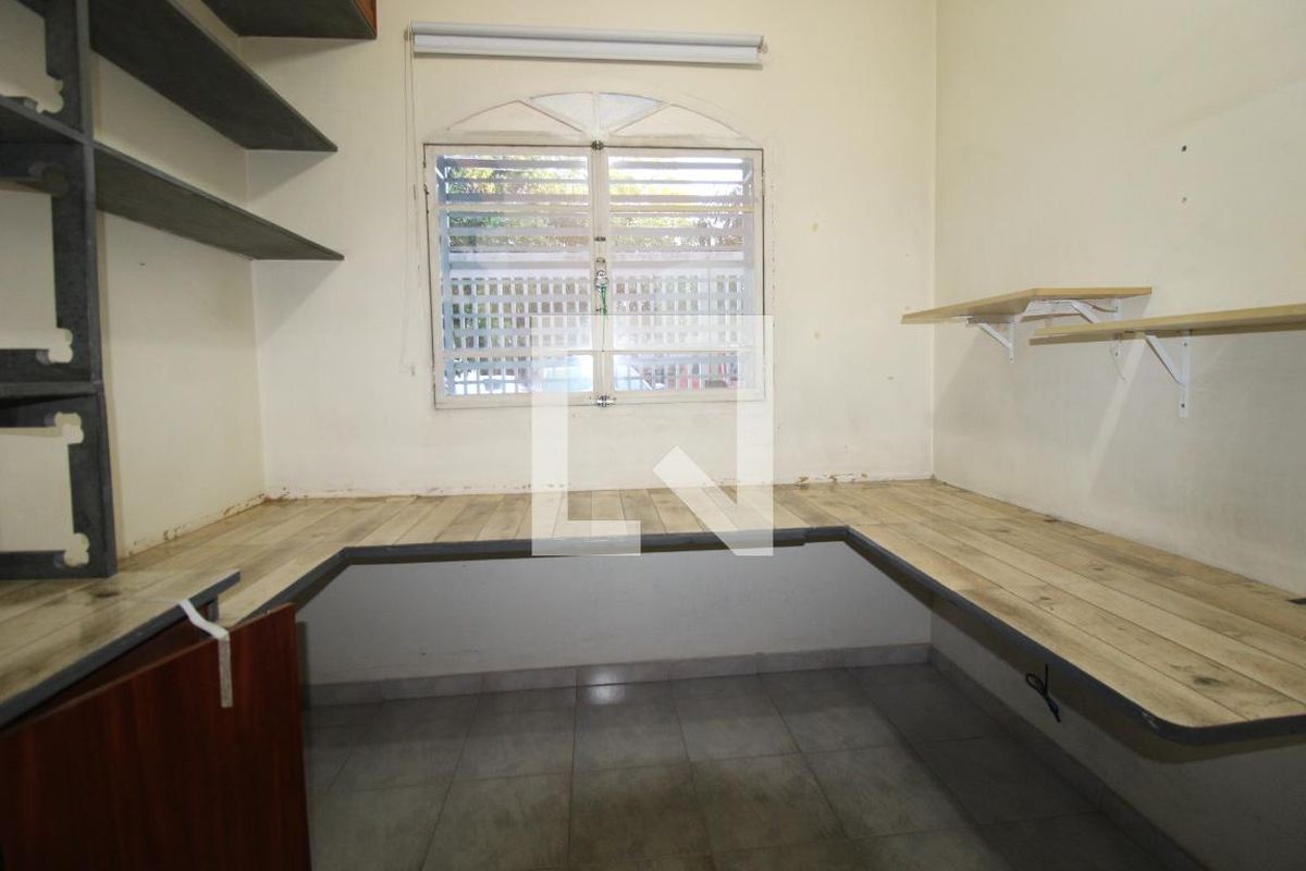 Casa à Venda - Guanabara, 4 Quartos,  300 m2 em , Campinas - sp | SoloBR