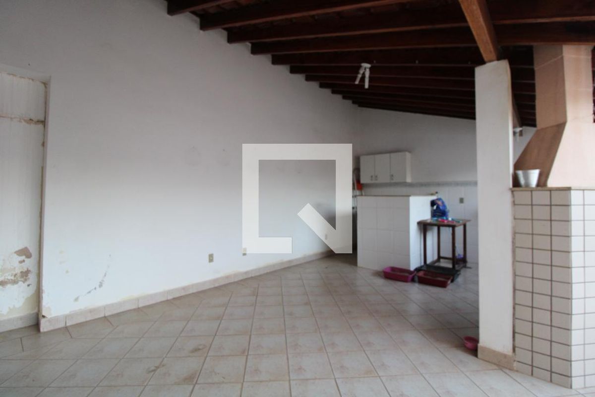 Casa à Venda - Guanabara, 4 Quartos,  300 m2 em , Campinas - sp | SoloBR