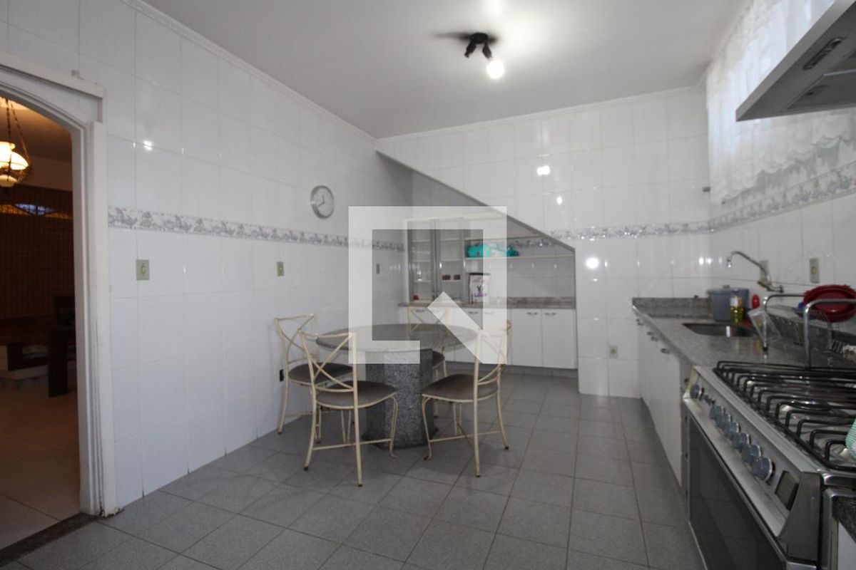 Casa à Venda - Guanabara, 4 Quartos,  300 m2 em , Campinas - sp | SoloBR