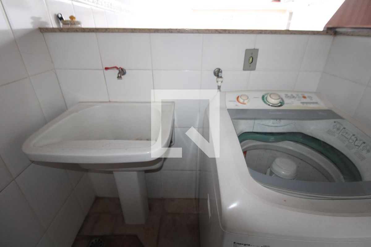 Casa à Venda - Guanabara, 4 Quartos,  300 m2 em , Campinas - sp | SoloBR