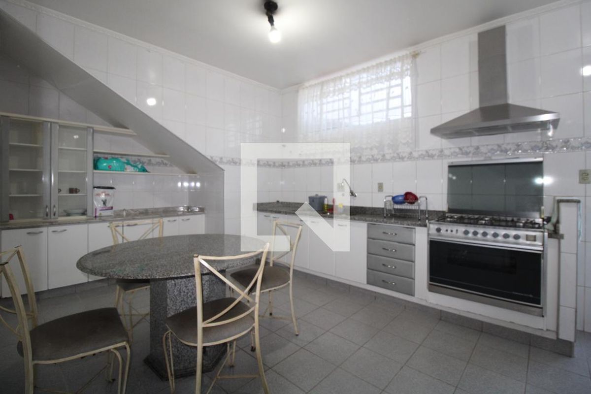 Casa à Venda - Guanabara, 4 Quartos,  300 m2 em , Campinas - sp | SoloBR