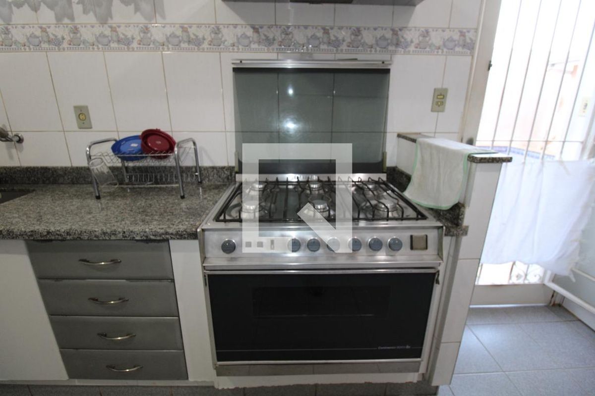 Casa à Venda - Guanabara, 4 Quartos,  300 m2 em , Campinas - sp | SoloBR
