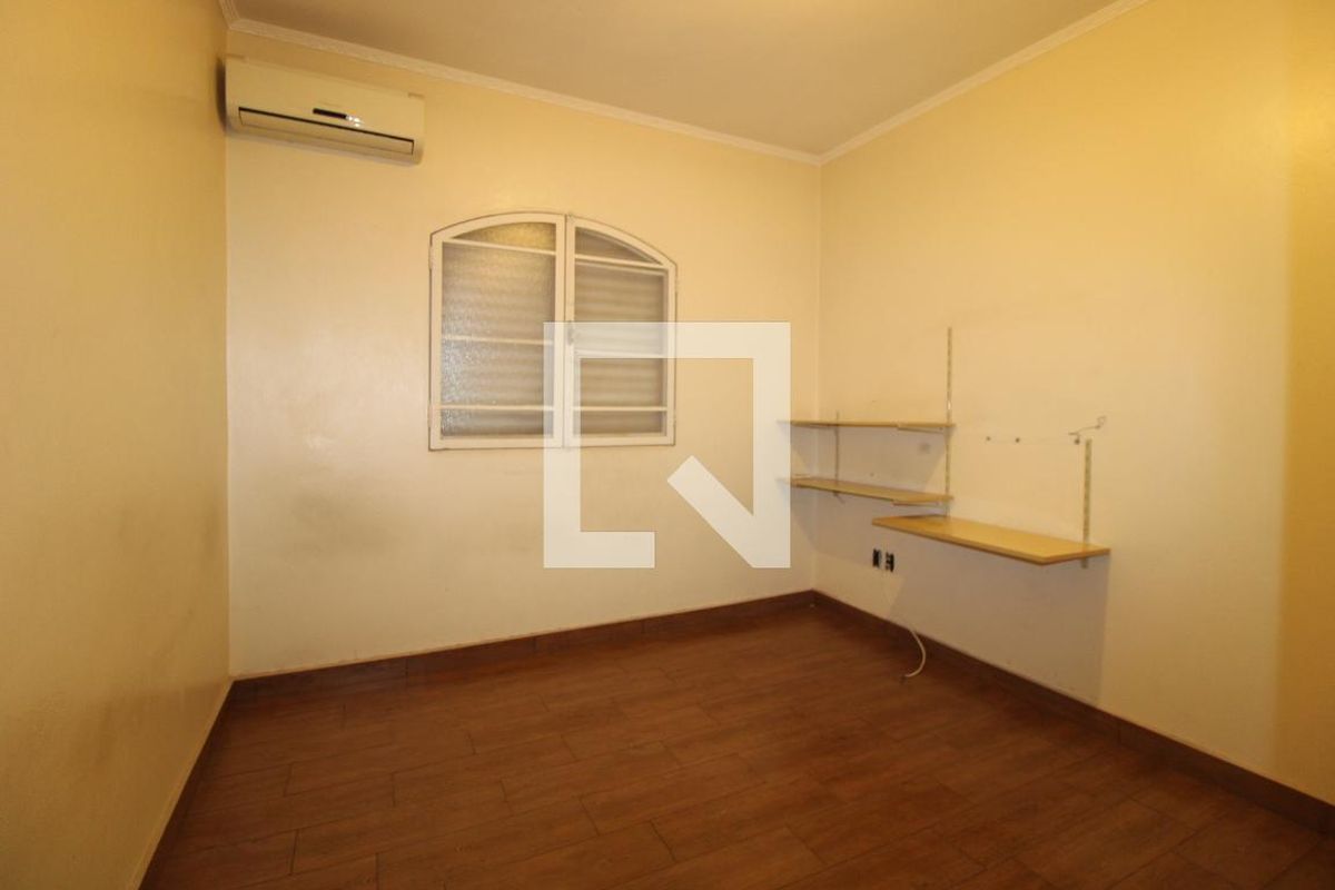 Casa à Venda - Guanabara, 4 Quartos,  300 m2 em , Campinas - sp | SoloBR