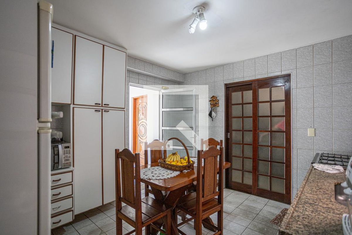 Casa, 4 quartos, 200 m² - Foto 31