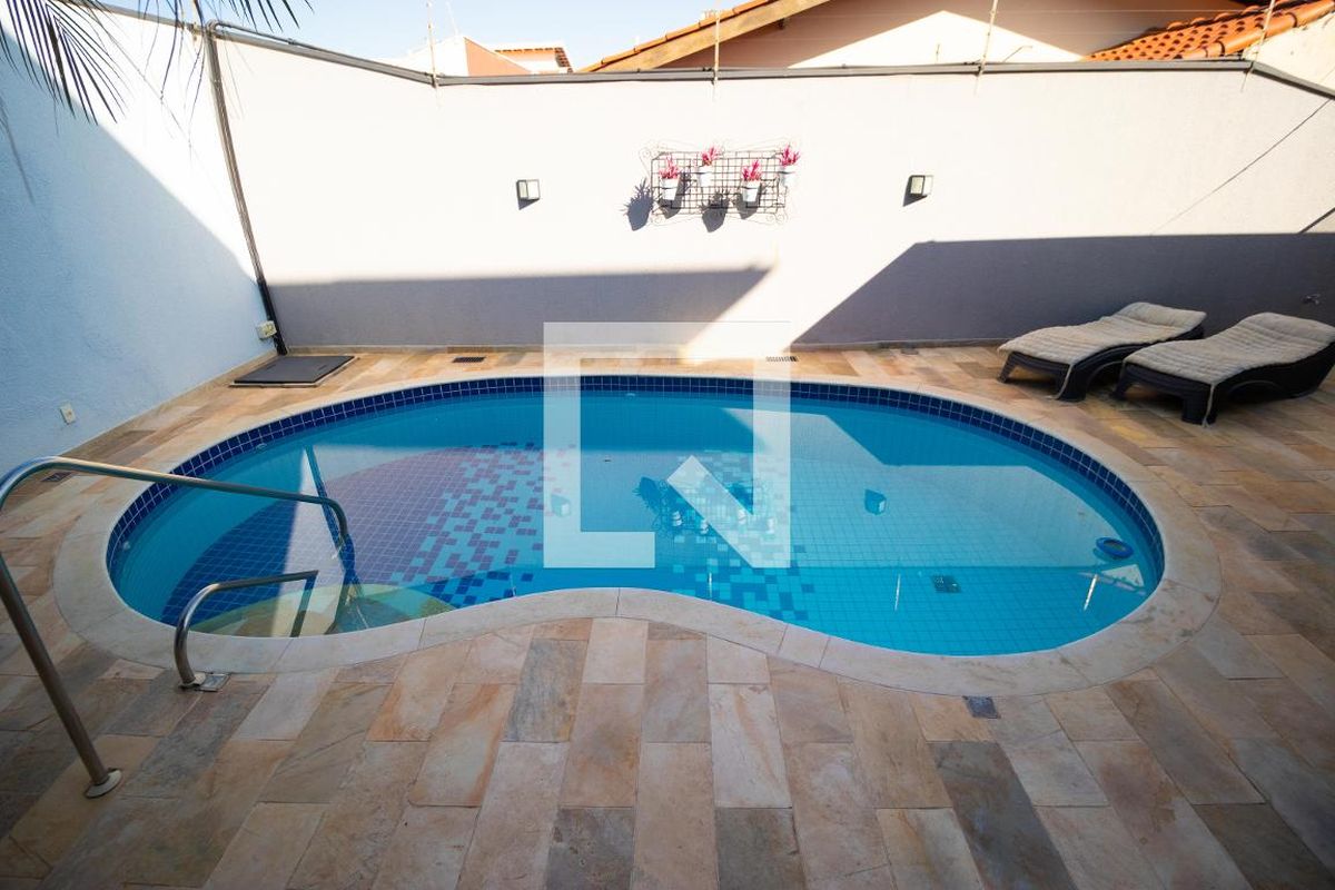 Casa à Venda - Mansões Santo Antônio, 5 Quartos,  370 m2 em , Campinas - sp | SoloBR
