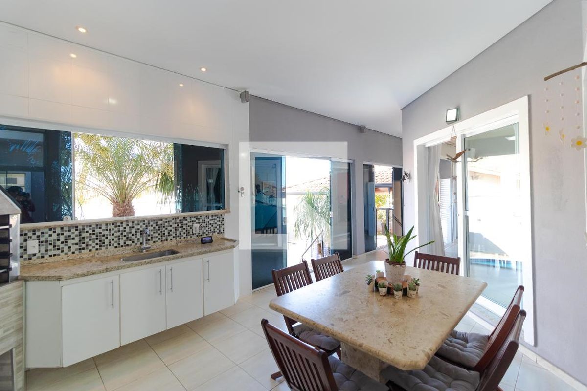 Casa à Venda - Mansões Santo Antônio, 5 Quartos,  370 m2 em , Campinas - sp | SoloBR