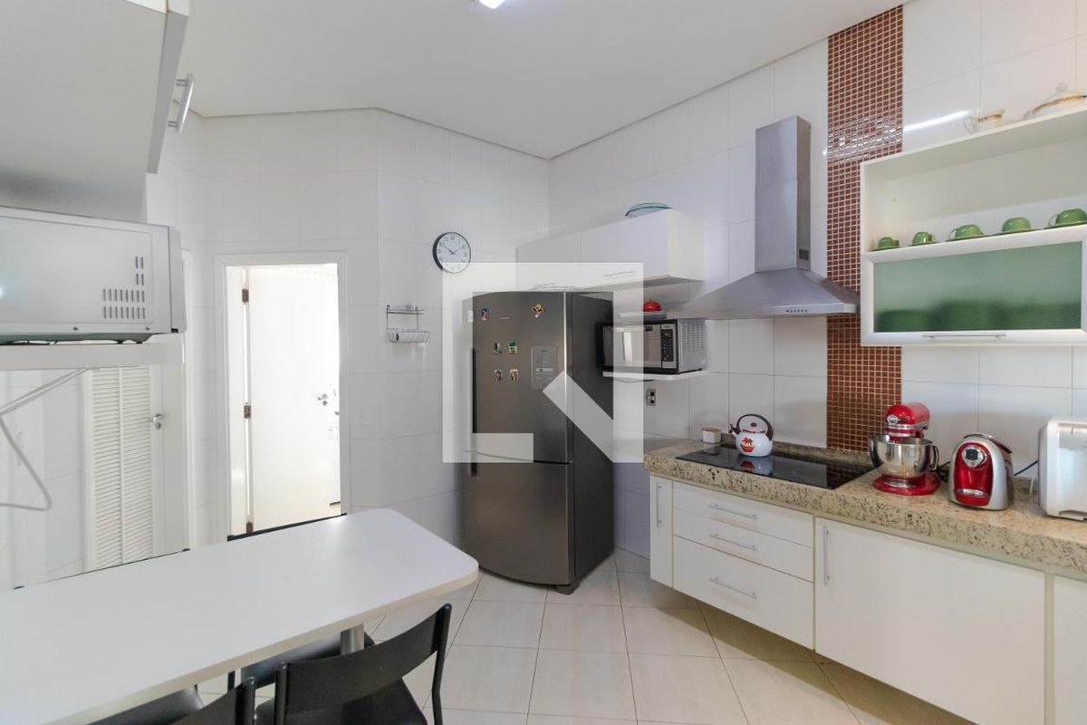 Casa à Venda - Mansões Santo Antônio, 5 Quartos,  370 m2 em , Campinas - sp | SoloBR