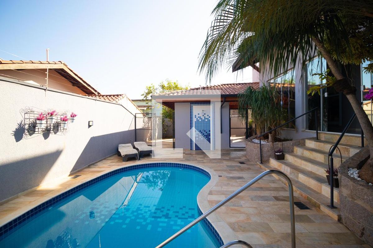 Casa à Venda - Mansões Santo Antônio, 5 Quartos,  370 m2 em , Campinas - sp | SoloBR