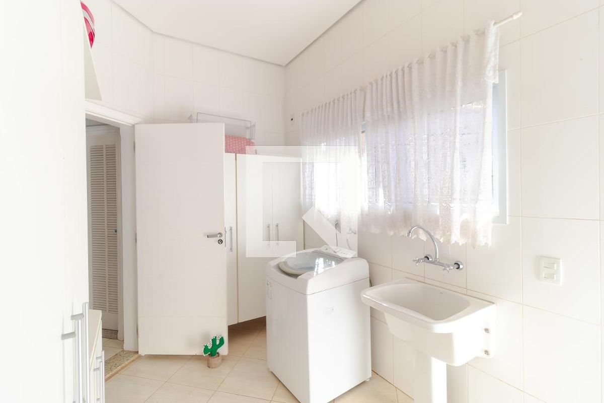 Casa à Venda - Mansões Santo Antônio, 5 Quartos,  370 m2 em , Campinas - sp | SoloBR