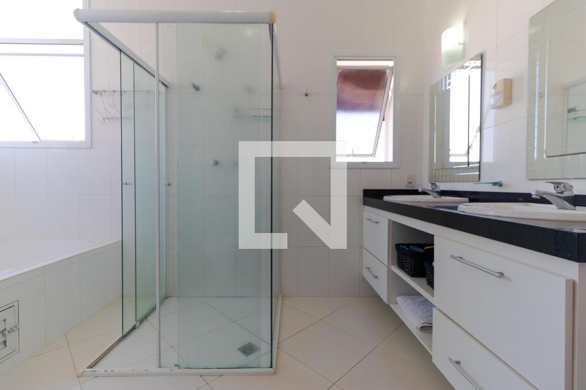 Casa à Venda - Mansões Santo Antônio, 5 Quartos,  370 m2 em , Campinas - sp | SoloBR