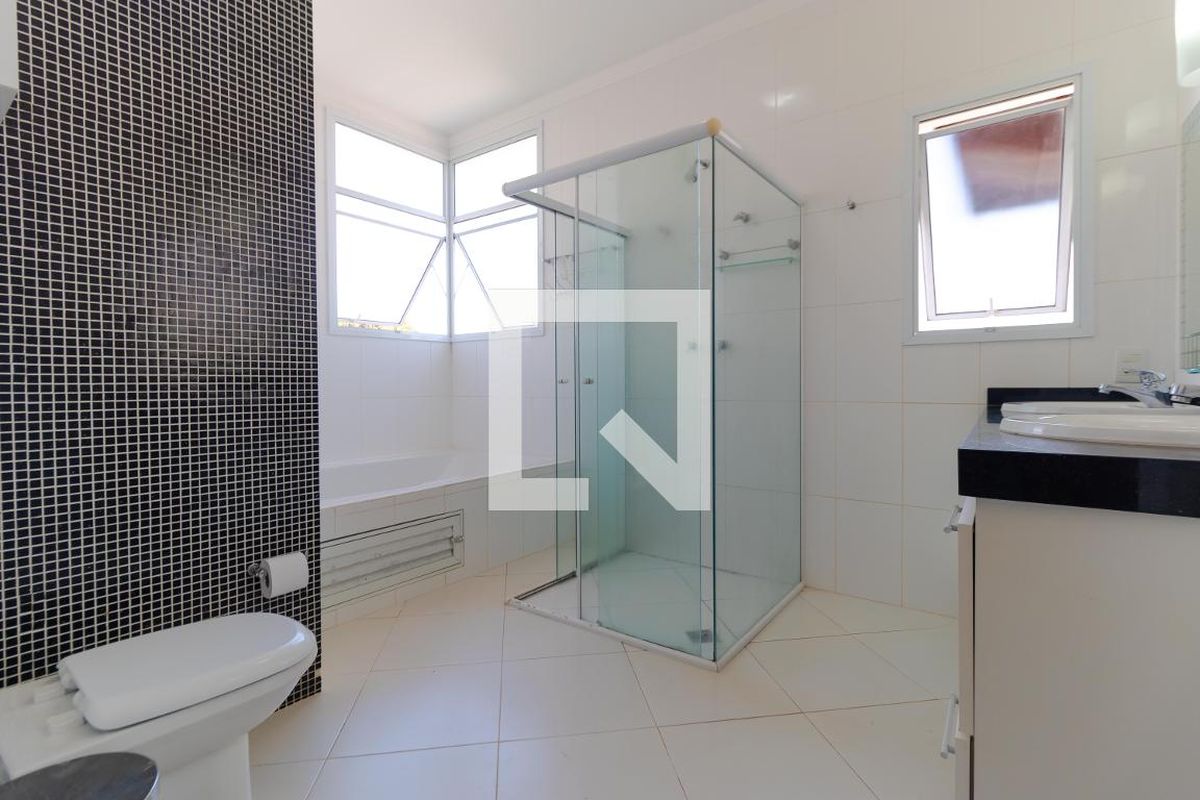 Casa à Venda - Mansões Santo Antônio, 5 Quartos,  370 m2 em , Campinas - sp | SoloBR