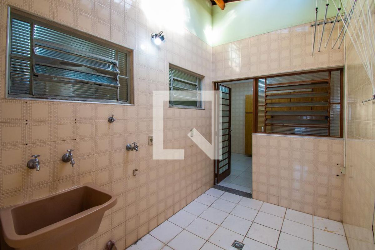 Casa à Venda - Jardim Chapadão, 4 Quartos,  340 m2 em , Campinas - sp | SoloBR