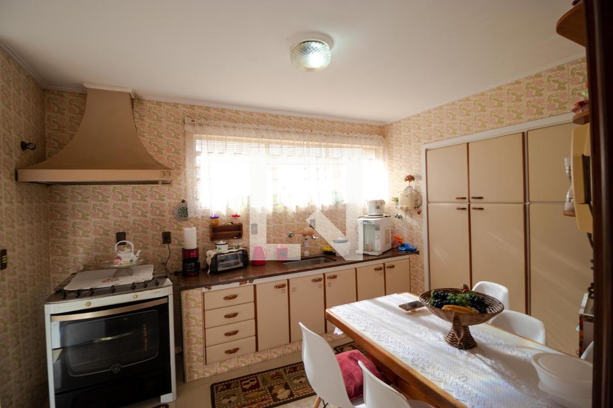 Casa à Venda - Taquaral, 3 Quartos,  350 m2 em , Campinas - sp | SoloBR