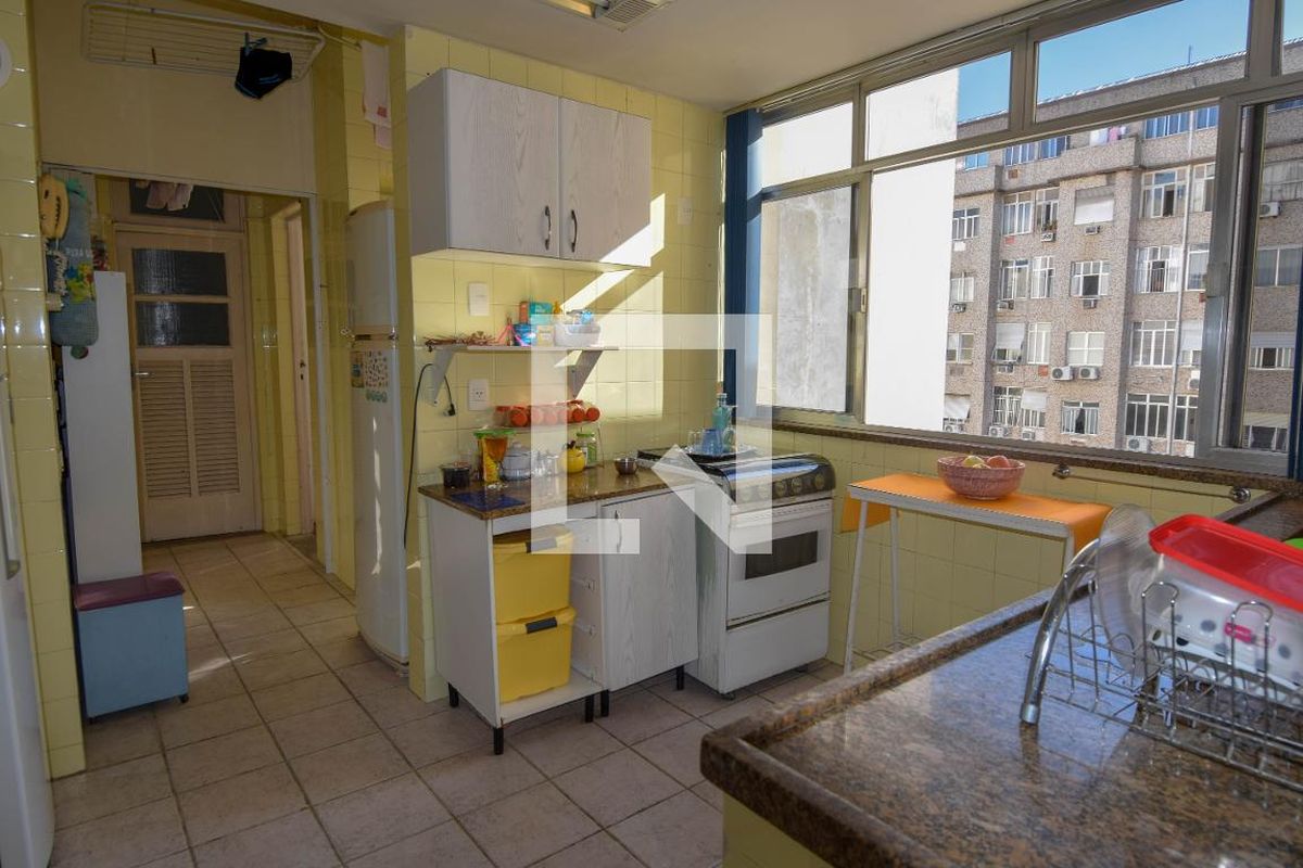 Apartamento, 3 quartos, 215 m² - Foto 112