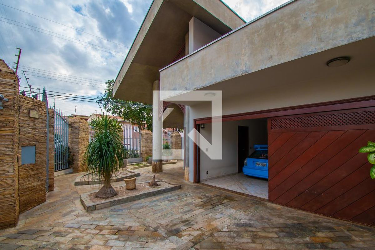 Casa à Venda - Jardim Chapadão, 4 Quartos,  400 m2 em , Campinas - sp | SoloBR