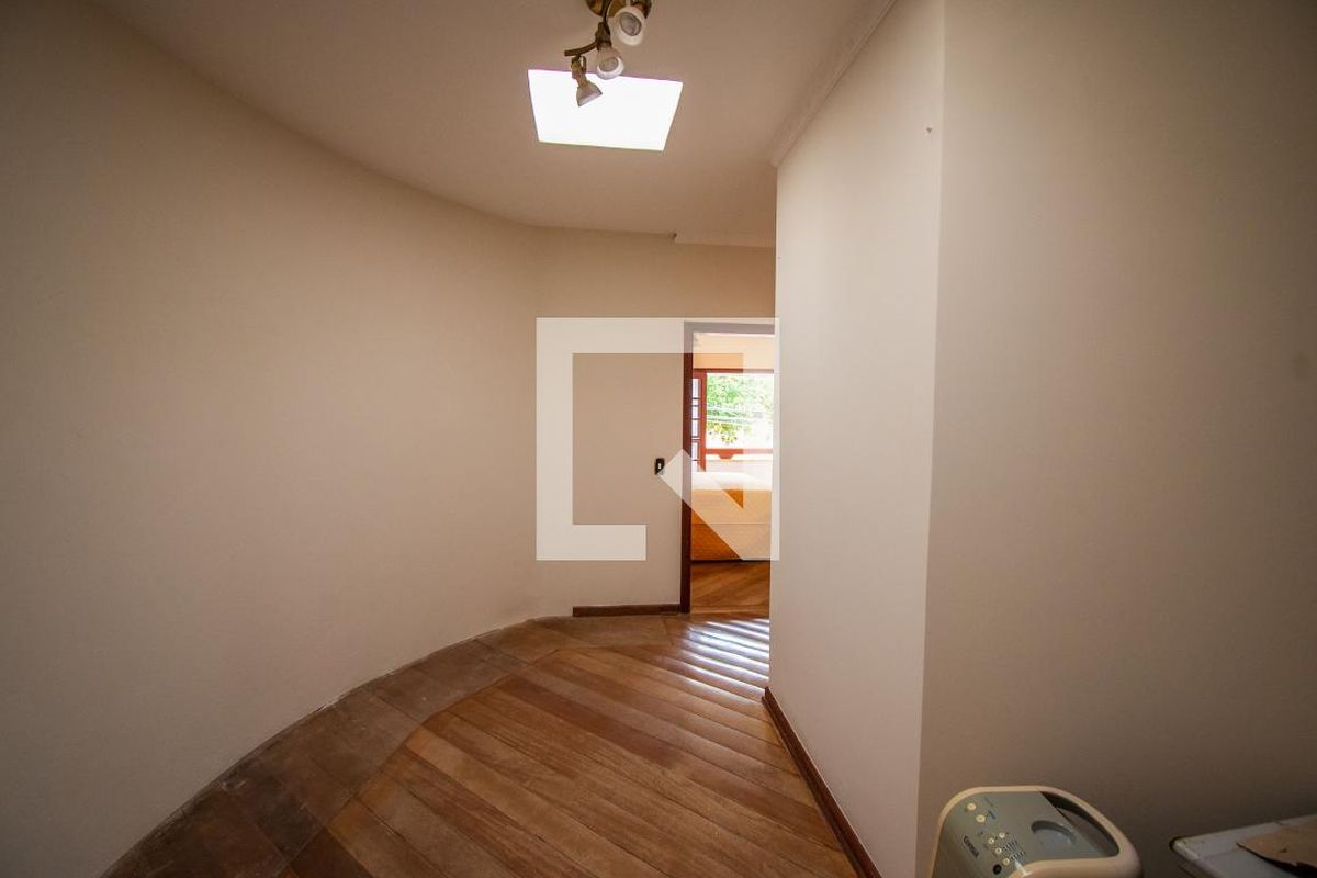 Casa à Venda - Jardim Chapadão, 4 Quartos,  400 m2 em , Campinas - sp | SoloBR