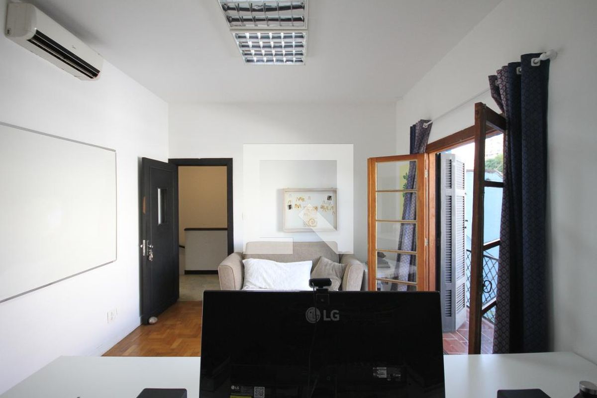 Casa, 4 quartos, 220 m² - Foto 31