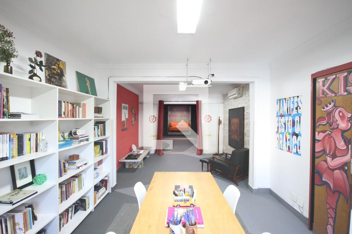 Casa, 4 quartos, 220 m² - Foto 1
