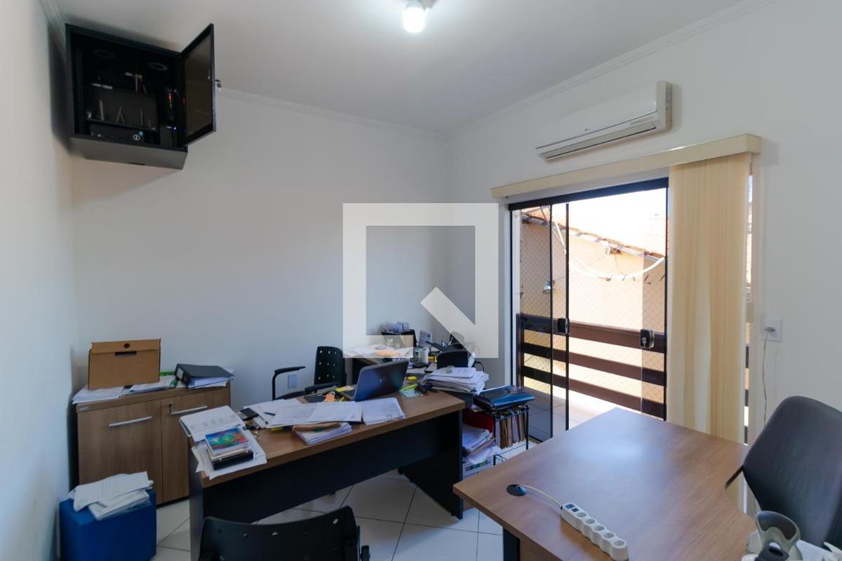 Casa à Venda - Parque Prado, 5 Quartos,  202 m2 em , Campinas - sp | SoloBR
