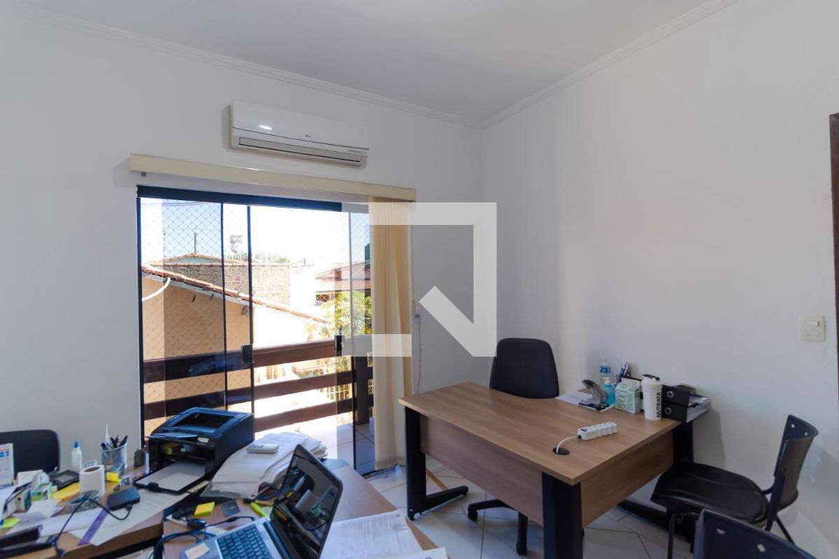 Casa à Venda - Parque Prado, 5 Quartos,  202 m2 em , Campinas - sp | SoloBR