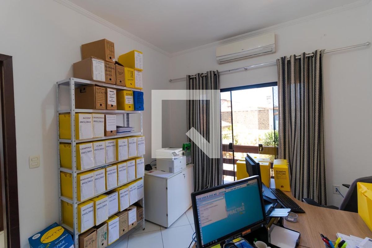 Casa à Venda - Parque Prado, 5 Quartos,  202 m2 em , Campinas - sp | SoloBR