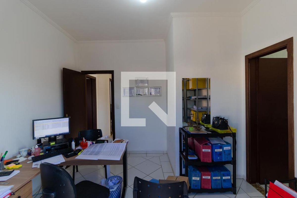 Casa à Venda - Parque Prado, 5 Quartos,  202 m2 em , Campinas - sp | SoloBR