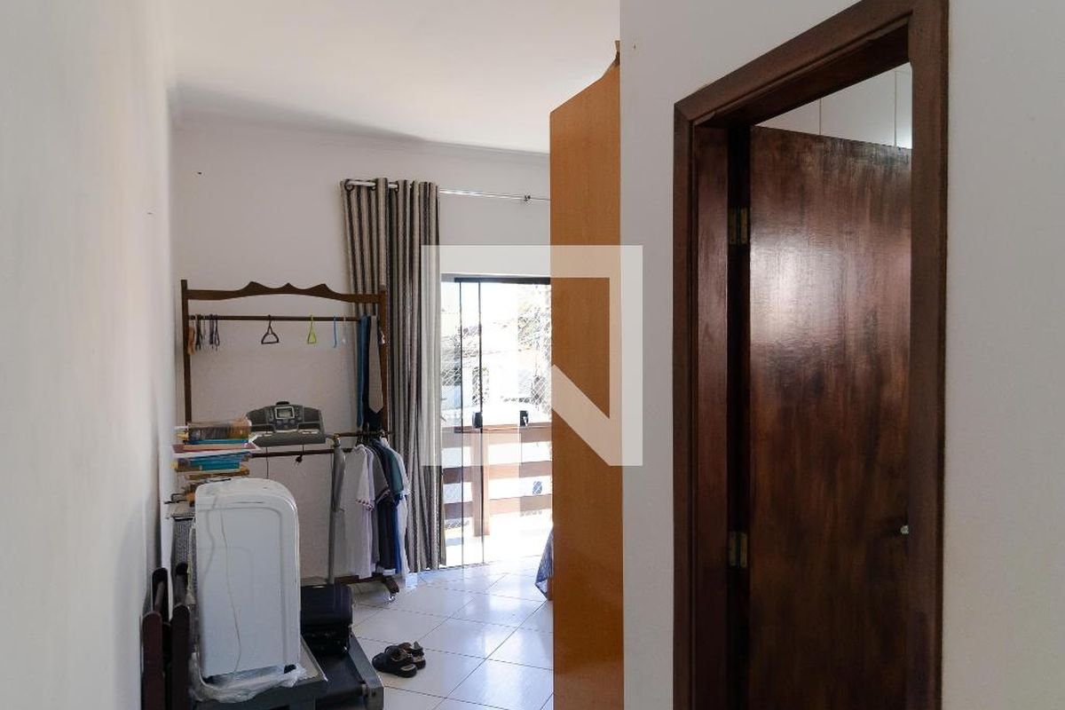 Casa à Venda - Parque Prado, 5 Quartos,  202 m2 em , Campinas - sp | SoloBR