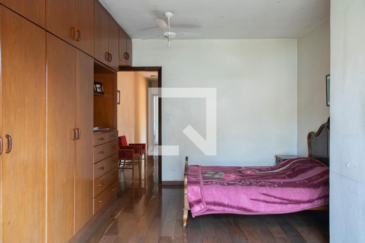 Casa, 3 quartos, 250 m² - Foto 32