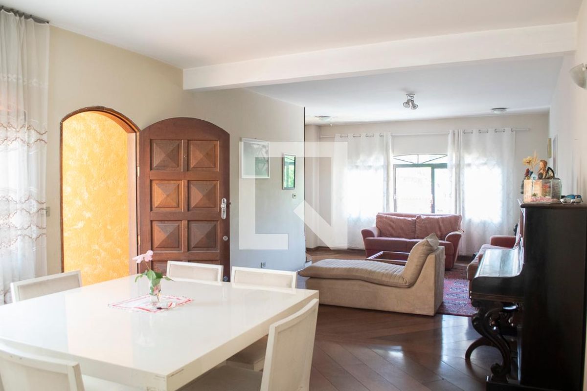 Casa, 3 quartos, 250 m² - Foto 2