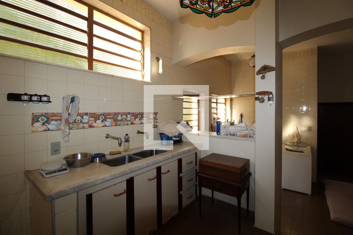 Casa à Venda - Vila Brandina, 3 Quartos,  360 m2 em , Campinas - sp | SoloBR