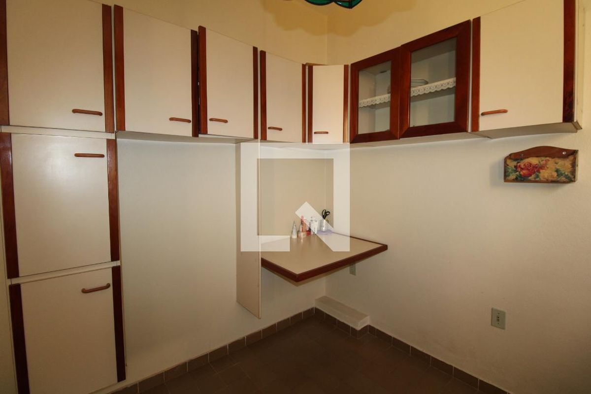 Casa à Venda - Vila Brandina, 3 Quartos,  360 m2 em , Campinas - sp | SoloBR