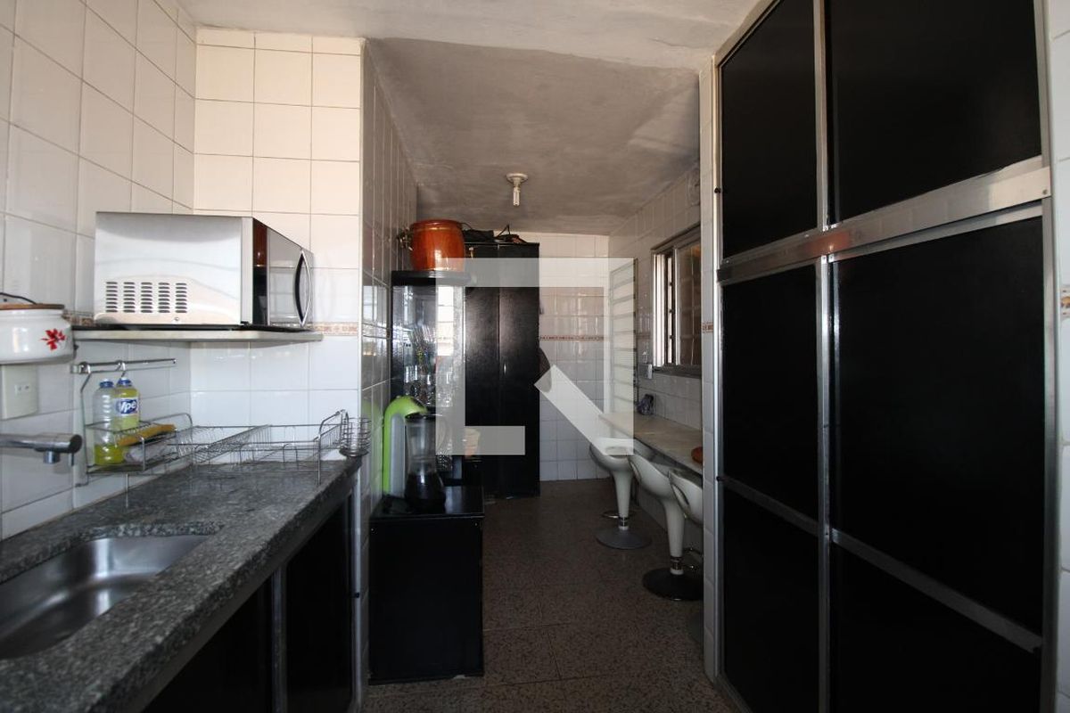 Casa à Venda - Jardim Flamboyant, 3 Quartos,  260 m2 em , Campinas - sp | SoloBR