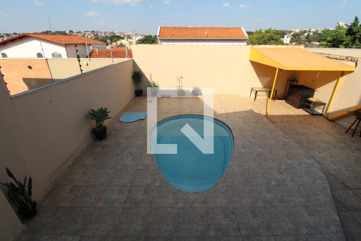 Casa à Venda - Jardim Flamboyant, 3 Quartos,  260 m2 em , Campinas - sp | SoloBR