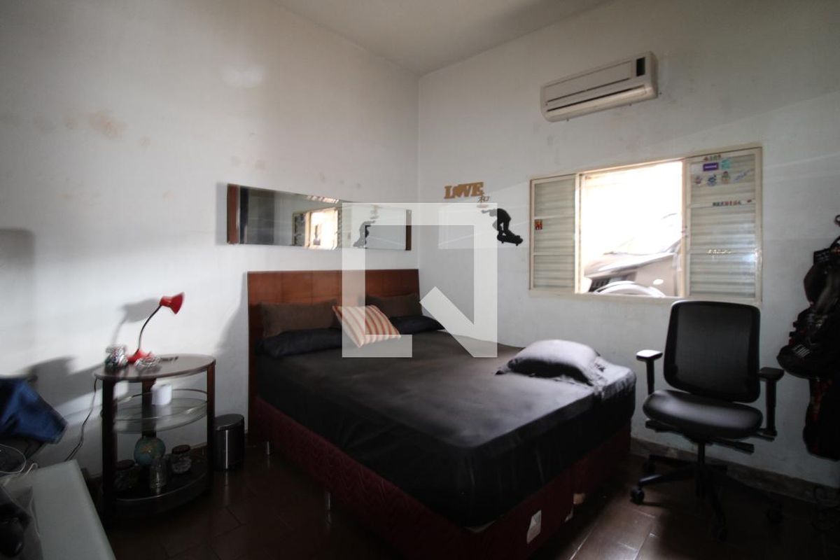 Casa à Venda - Jardim Flamboyant, 3 Quartos,  260 m2 em , Campinas - sp | SoloBR