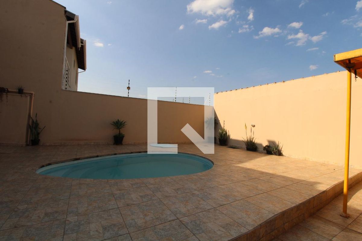 Casa à Venda - Jardim Flamboyant, 3 Quartos,  260 m2 em , Campinas - sp | SoloBR