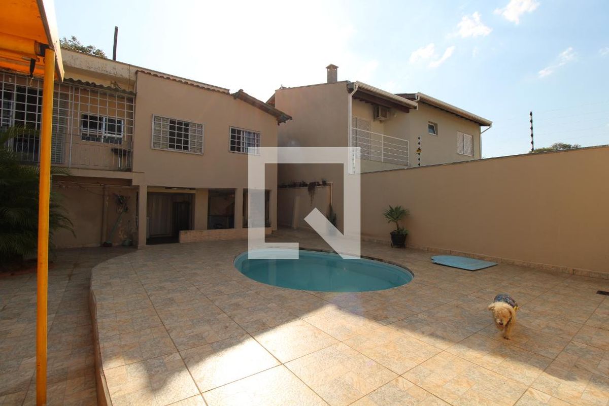 Casa à Venda - Jardim Flamboyant, 3 Quartos,  260 m2 em , Campinas - sp | SoloBR