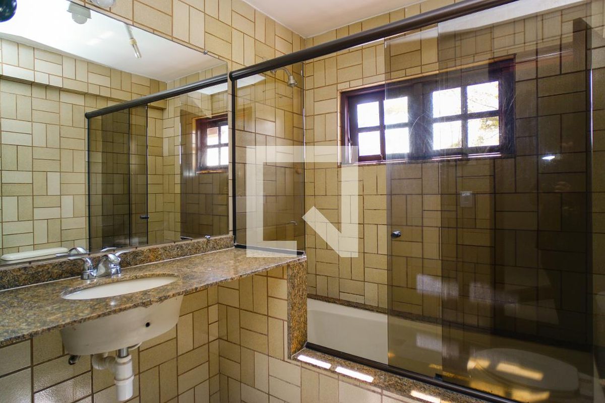 Casa, 3 quartos, 264 m² - Foto 60