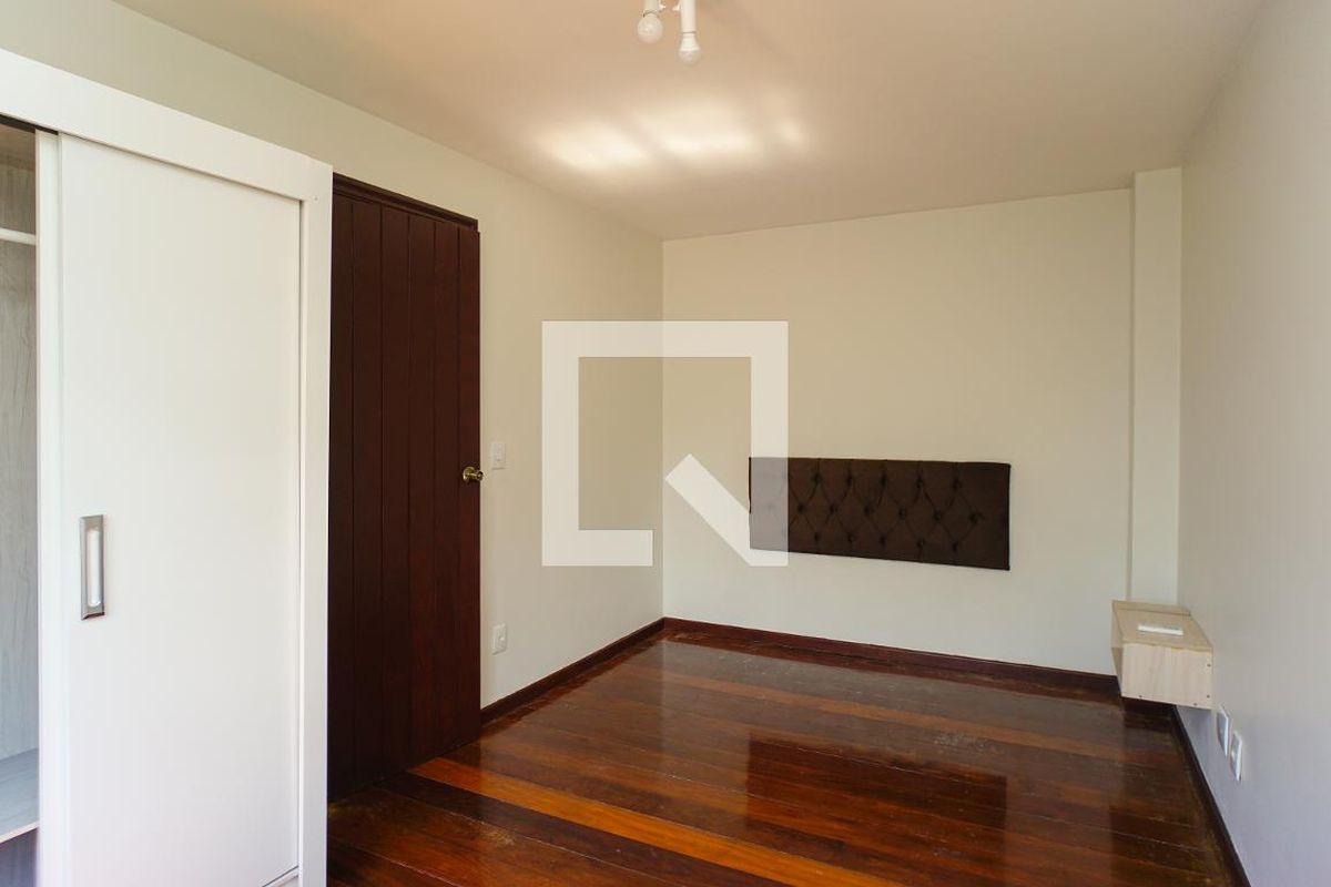 Casa, 3 quartos, 264 m² - Foto 46