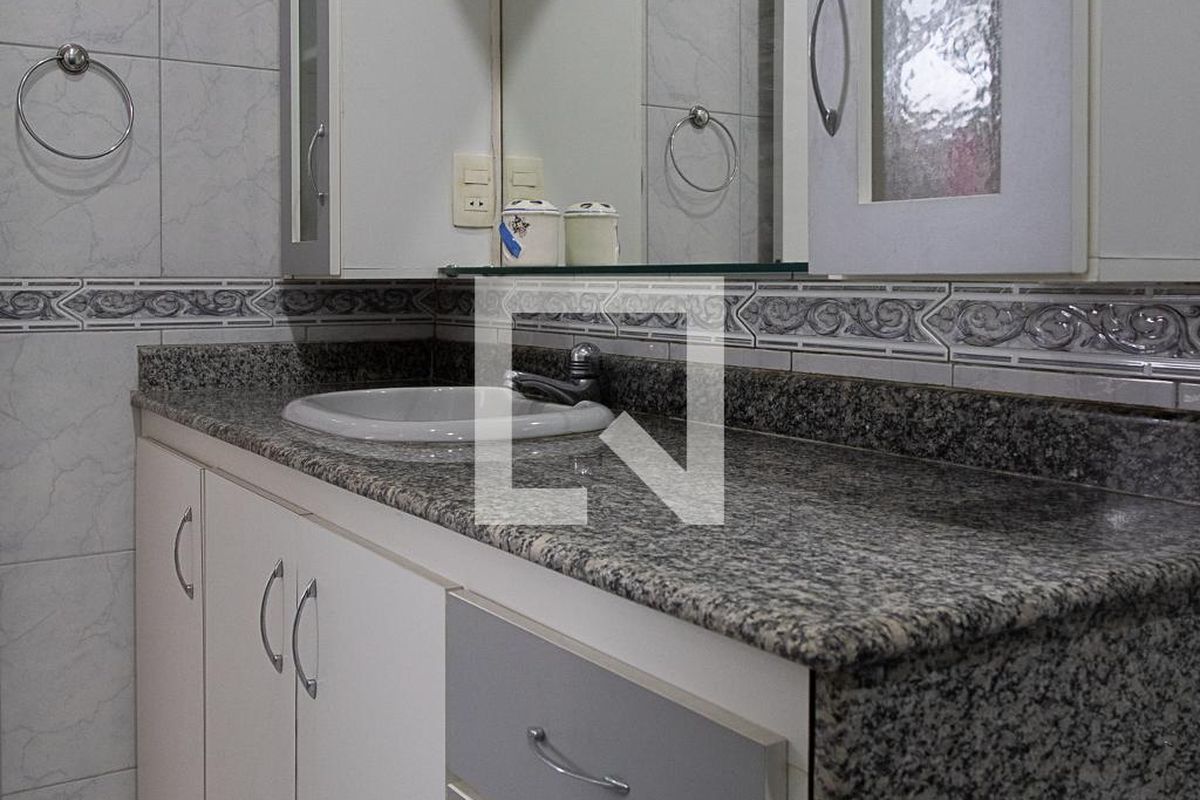 Casa, 4 quartos, 240 m² - Foto 46